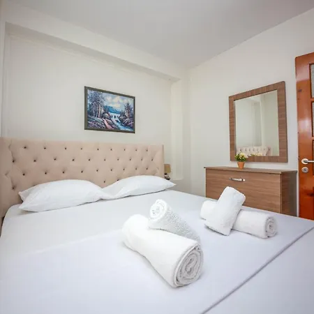 Apartament Emel *