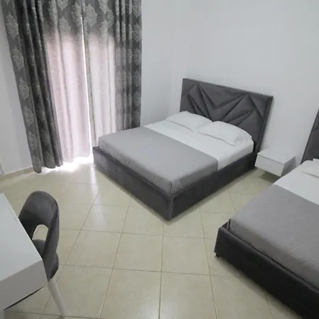 Emel Εξαμίλιο